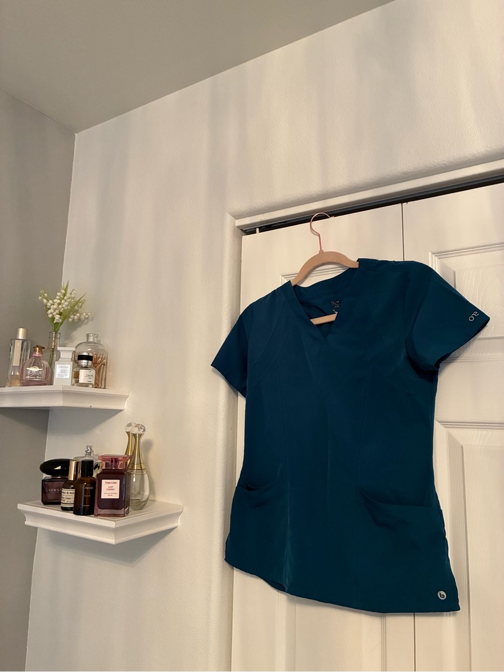 WonderWink Teal V-Neck Short Sleeve Scrub Top
